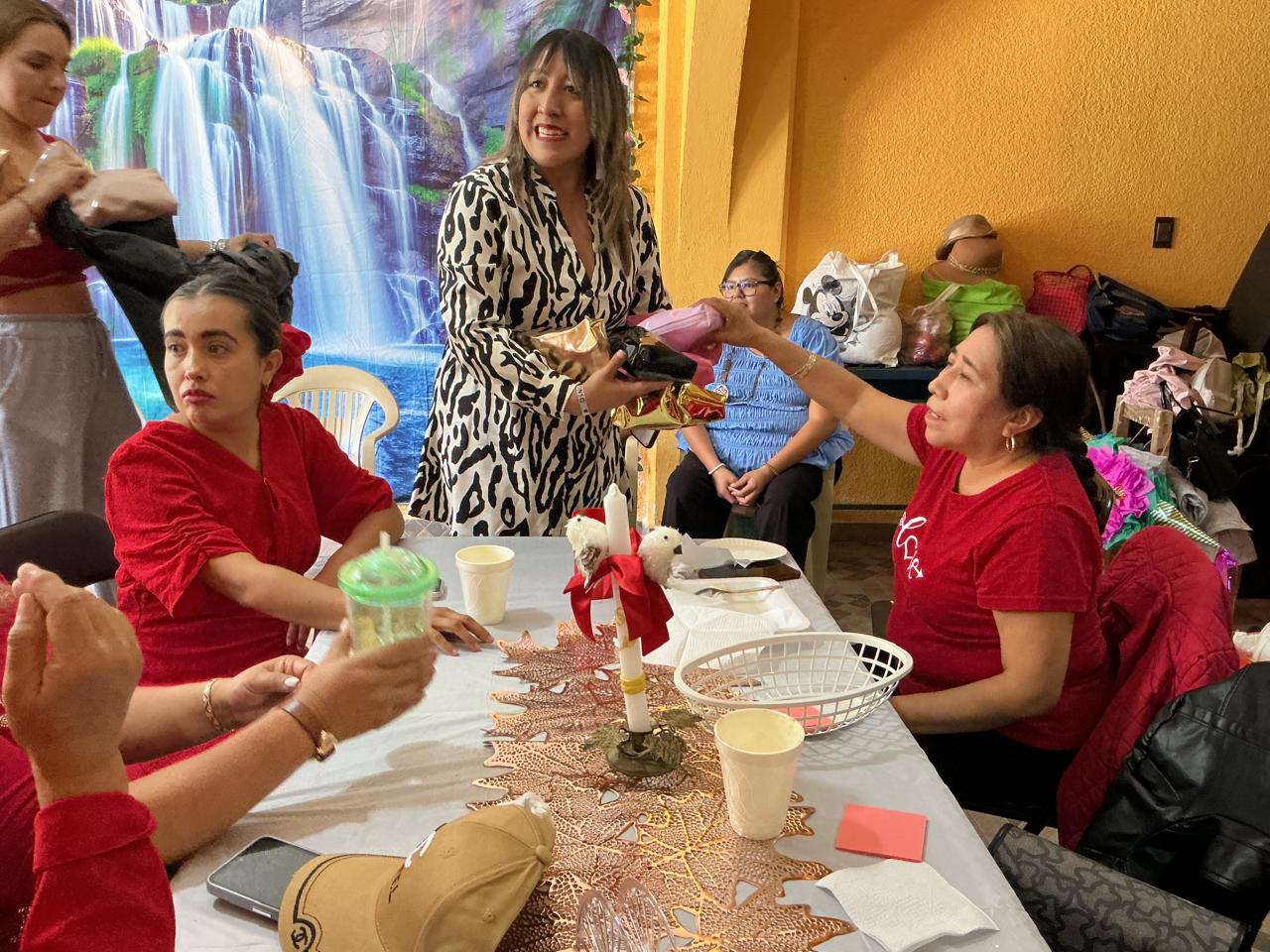 Gobierno de Alfonso Sánchez García celebra a mamás con una cálida convivencia organizada por el IMM